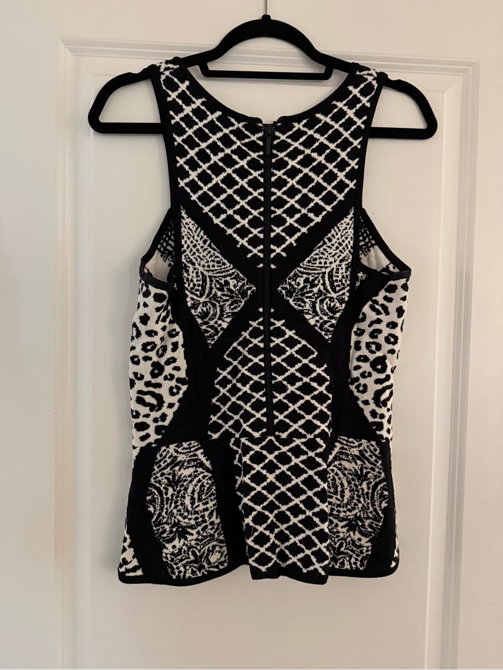 Nicole Miller Black and White Mixed-Pattern Sleeveless Tank